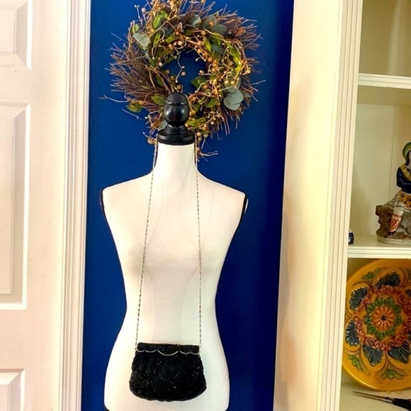 Vintage La Royale Heavily Beaded Black Cocktail Bag-Clutch with Removable Chain - Picture 2 of 6